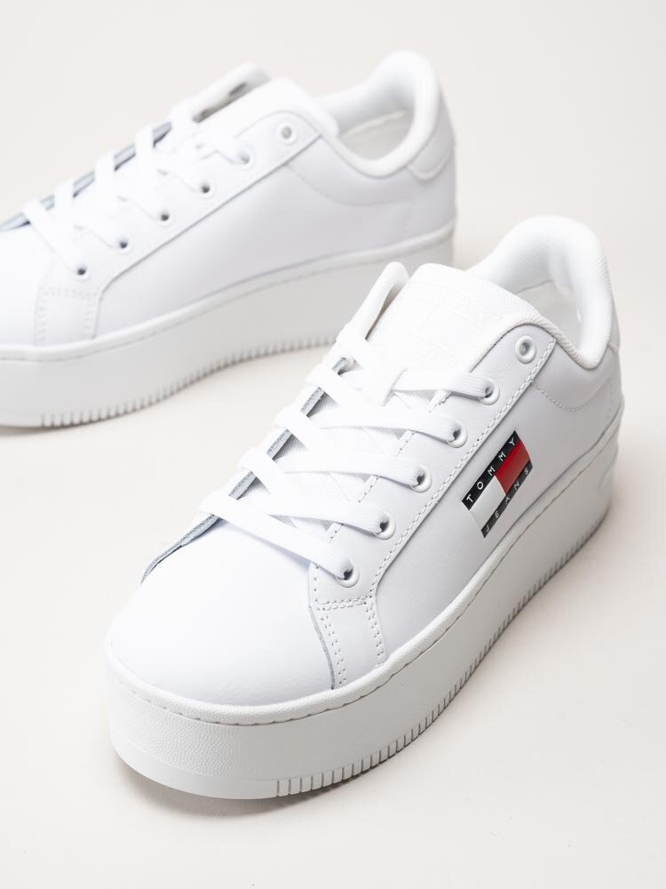 Tommy Hilfiger - TJW Platform Ess - Vita platåsneakers i skinn