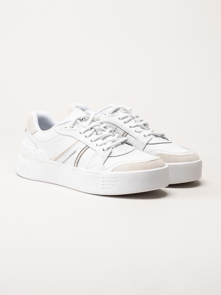 Lacoste - L002 EVO - Vita sneakers i skinn och mocka