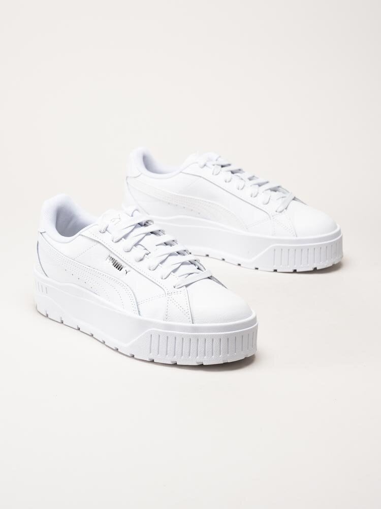 Puma - Karmen II L - Vita platåsneakers i skinn