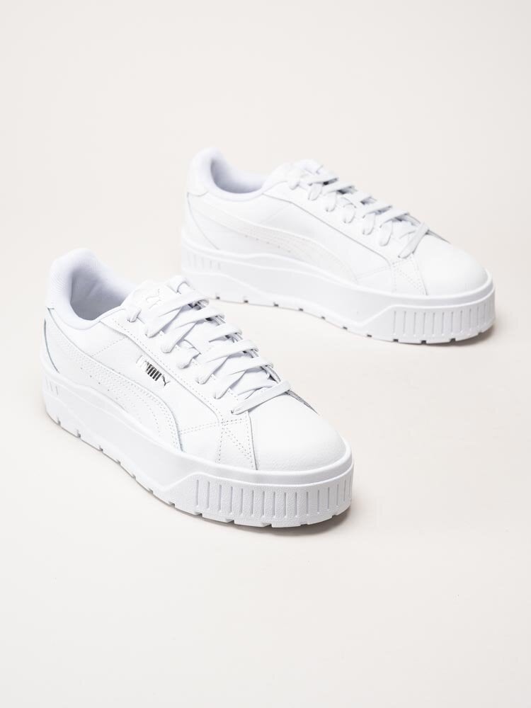 Puma - Karmen II L - Vita platåsneakers i skinn