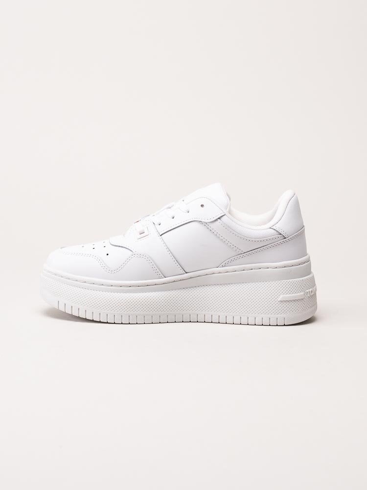 Tommy Hilfiger - TJW Retro Basket Platform Ess - Vita platåsneakers i skinn