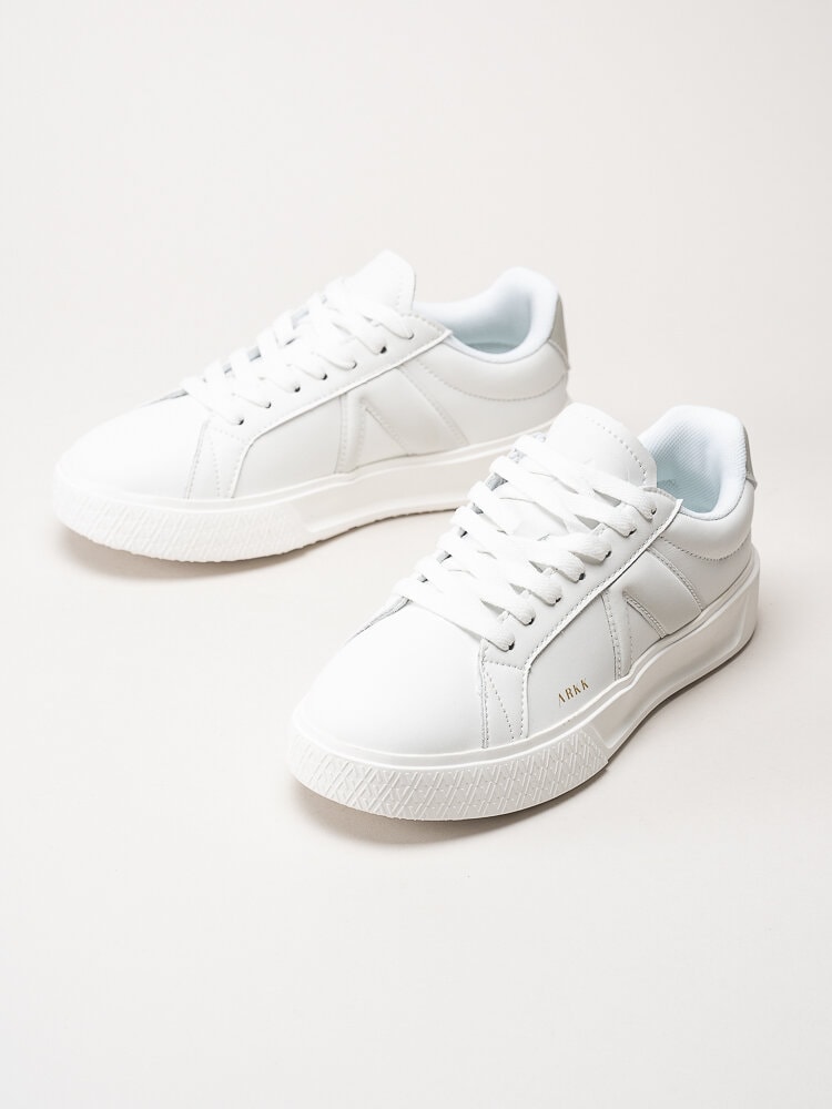 ARKK Copenhagen - Essence - Vita sneakers i skinn