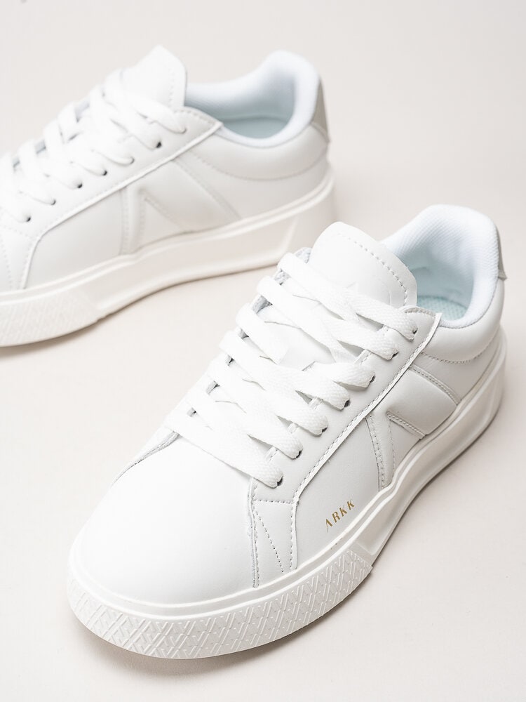 ARKK Copenhagen - Essence - Vita sneakers i skinn