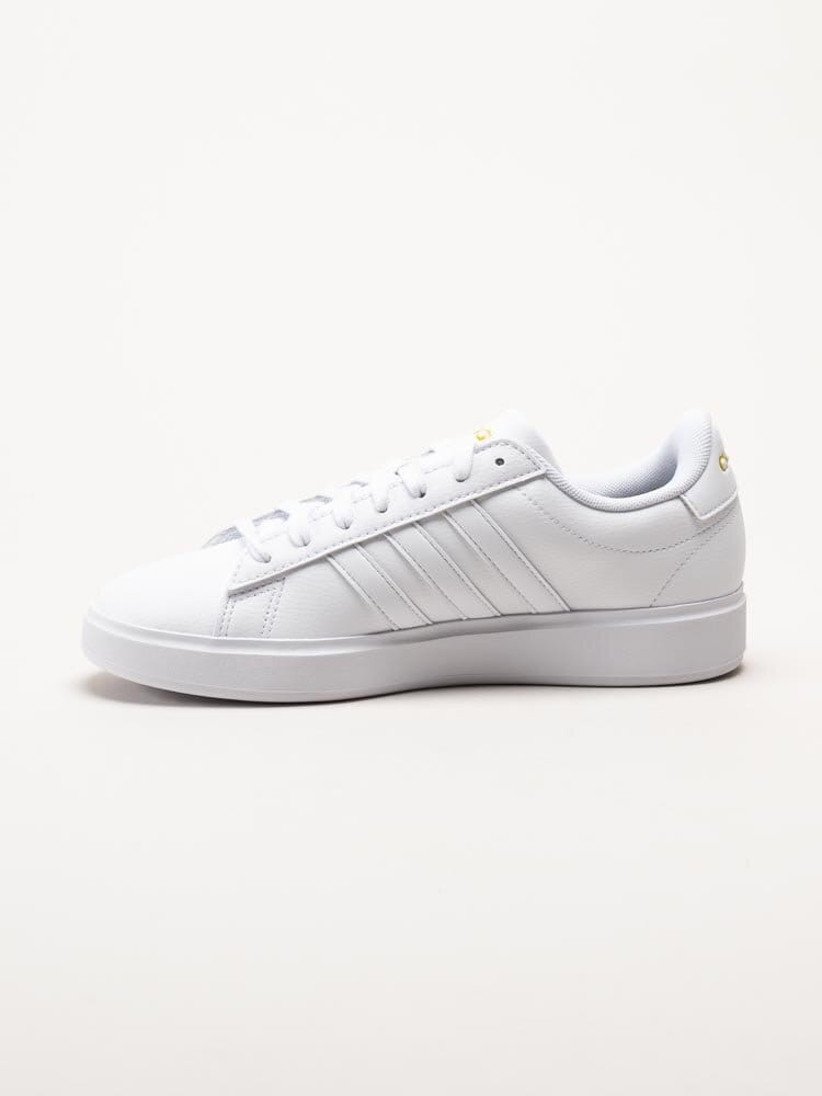 Adidas - Grand Court 2.0 - Vita tennissneakers i skinnimitation