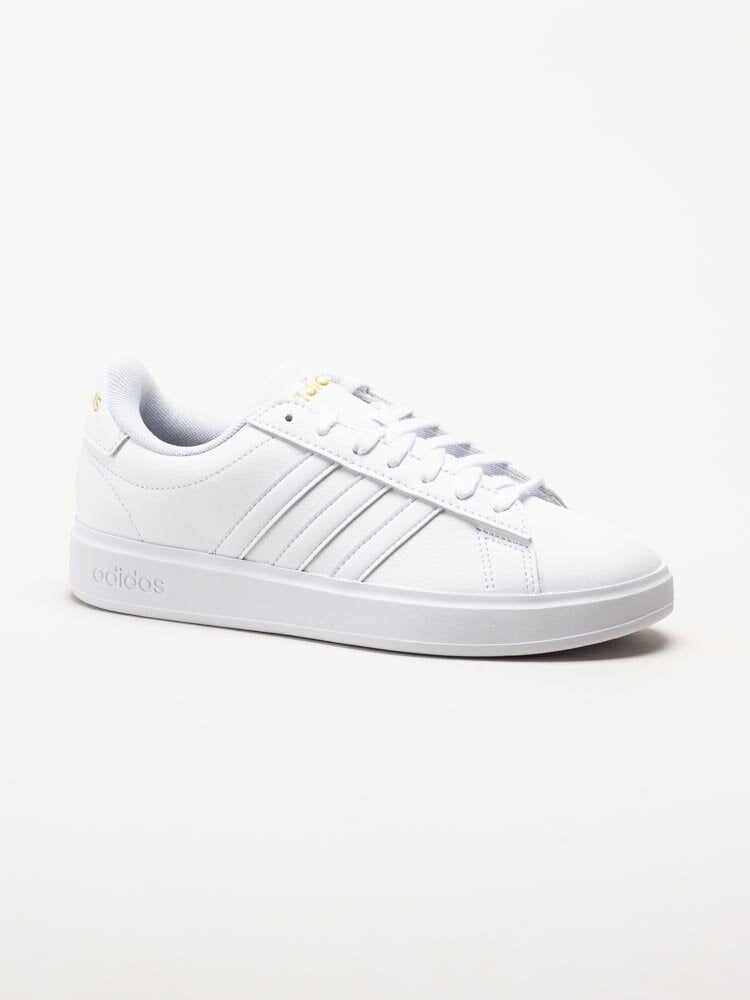 Adidas - Grand Court 2.0 - Vita tennissneakers i skinnimitation