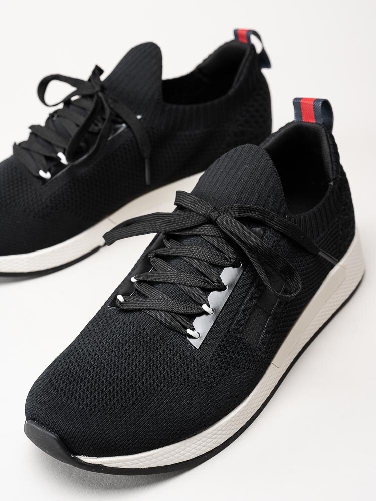 Tommy Hilfiger - Elevated Runner - Svarta slip on sneakers i textil