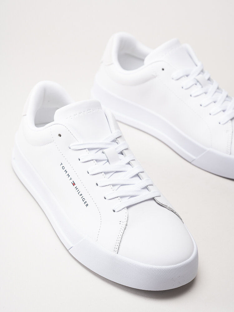 Tommy Hilfiger - Court Leather - Vita sneakers i skinn