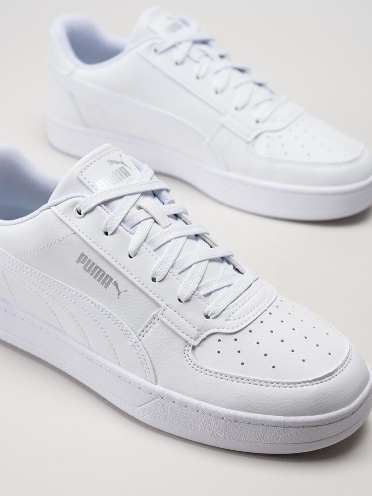 Puma - Caven 2.0 - Vita sneakers i skinnimitation