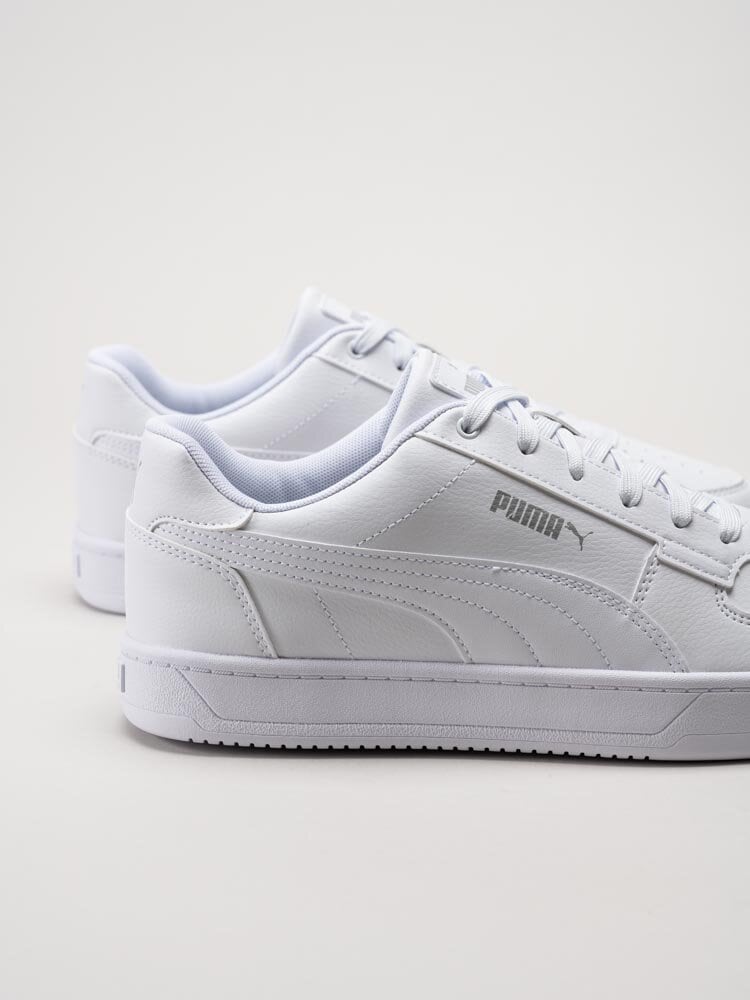 Puma - Caven 2.0 - Vita sneakers i skinnimitation