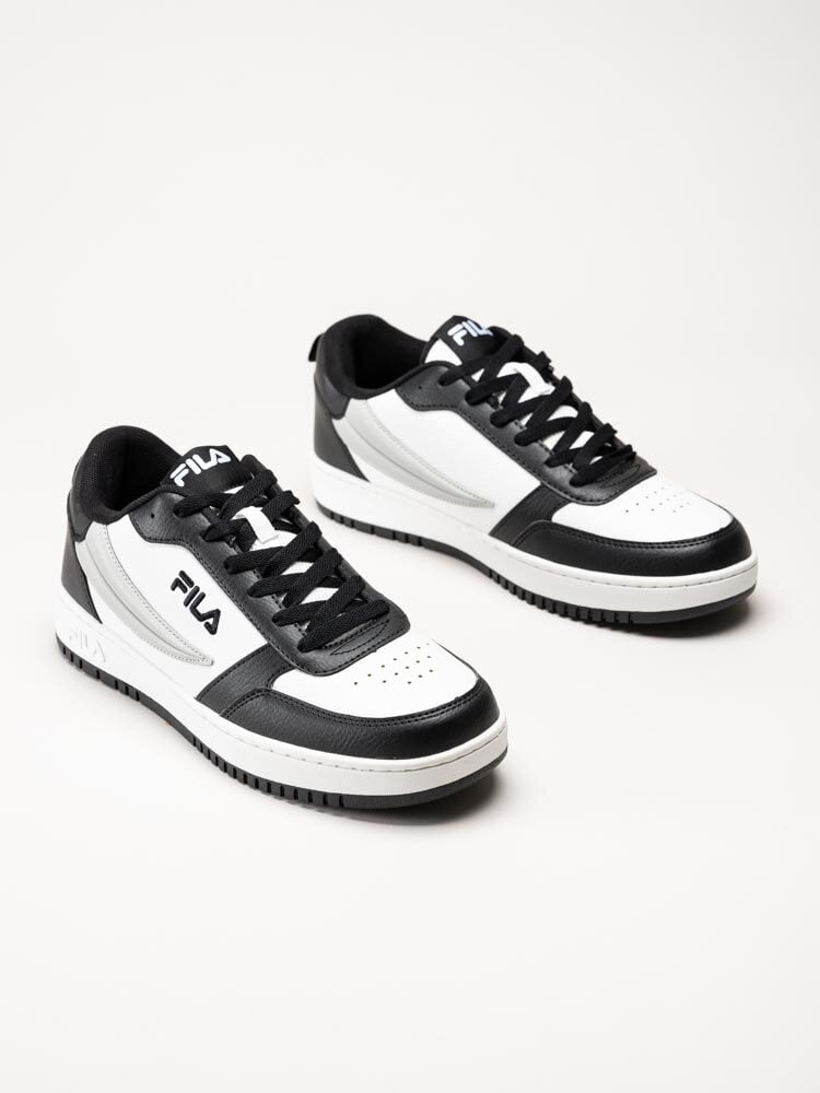 FILA - Rega NF - Svart-vita sneakers i skinnimitation