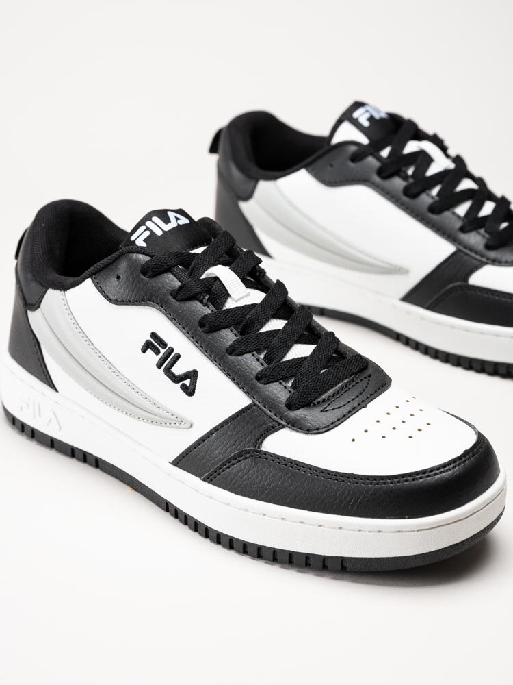 FILA - Rega NF - Svart-vita sneakers i skinnimitation