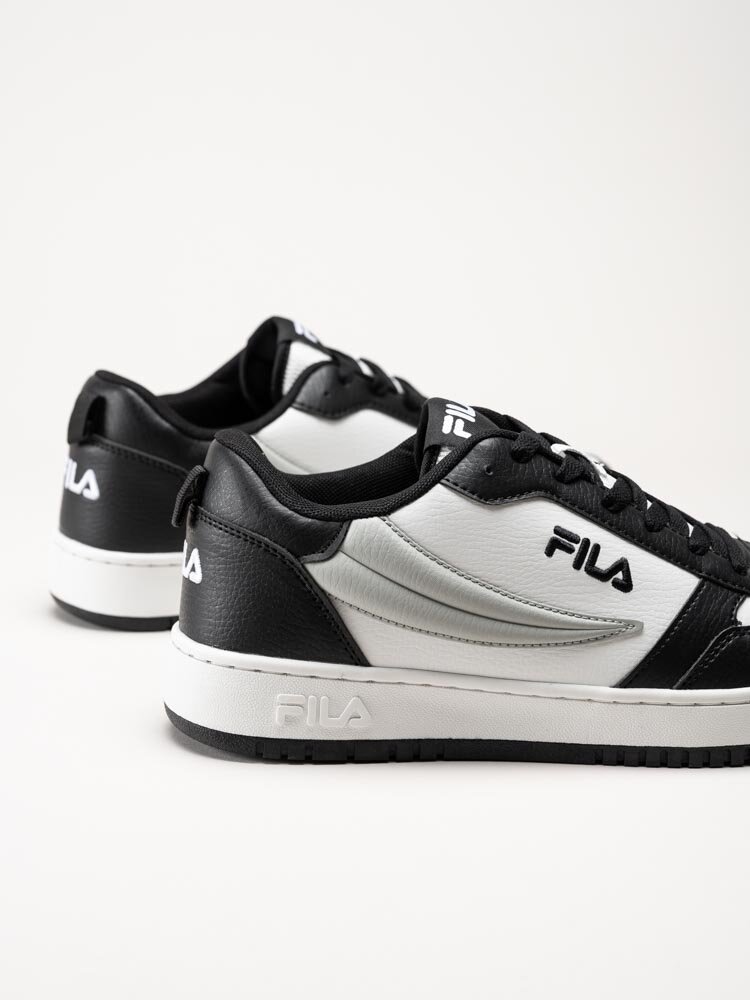 FILA - Rega NF - Svart-vita sneakers i skinnimitation