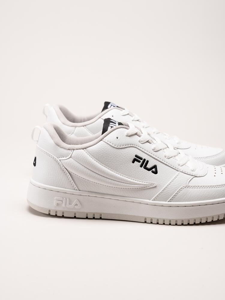 FILA - Rega NF - Vita sneakers i skinnimitation