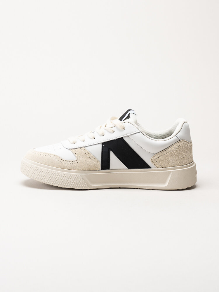 ARKK Copenhagen - Uncover - Vita skinnsneakers med mockadetaljer