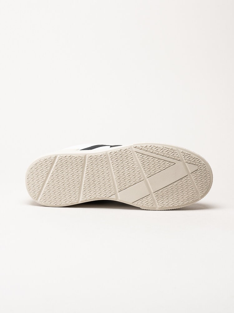 ARKK Copenhagen - Uncover - Vita skinnsneakers med mockadetaljer