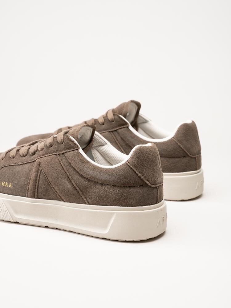 ARKK Copenhagen - Essence - Bruna sneakers i mocka