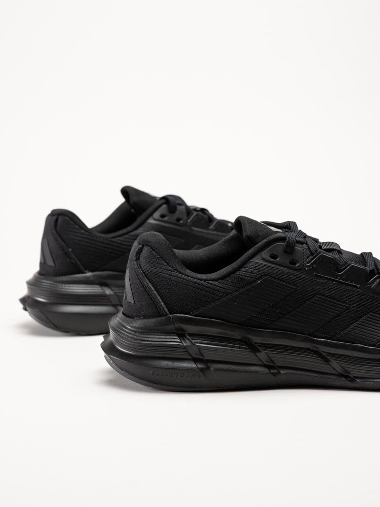 Adidas - Questar 3 M - Svarta löparskor med dämpning