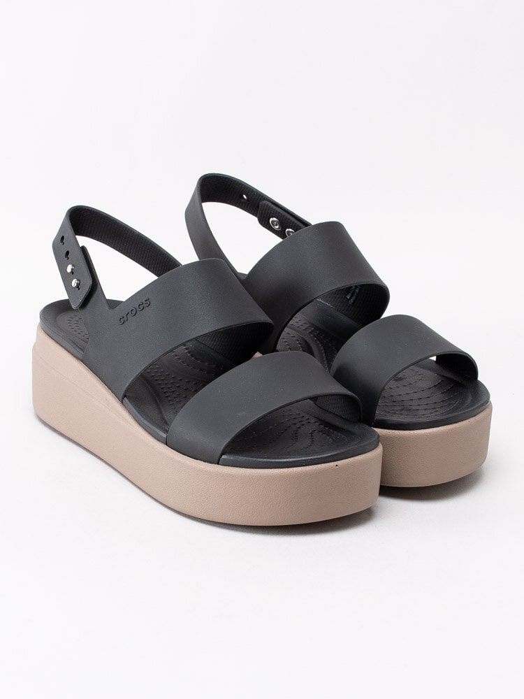 Crocs - Brooklyn low wedge - Lätta platåsandaletter i LiteRide-material