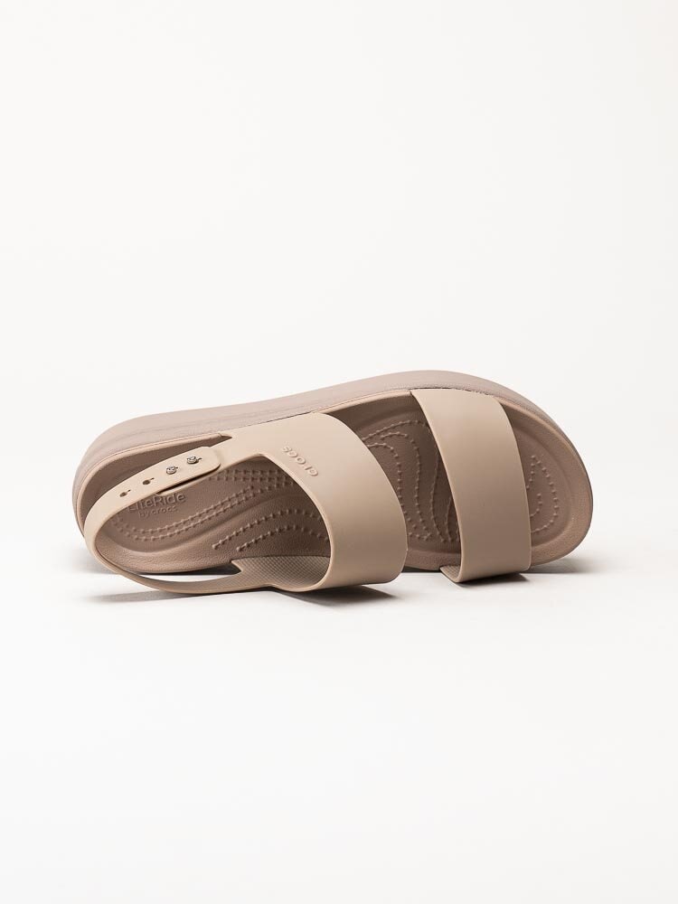 Crocs - Brooklyn Low Wedge - Beige platåsandaler