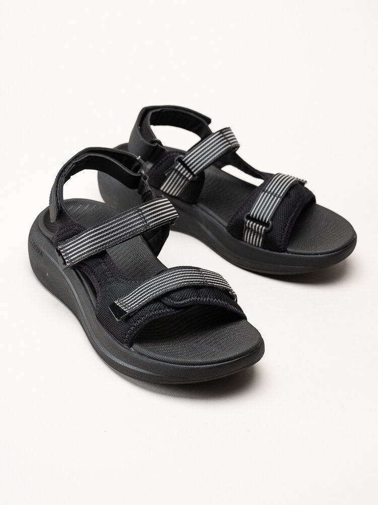 Skechers - Max Cushioning Essential - Svarta sportiga sandaler i textil