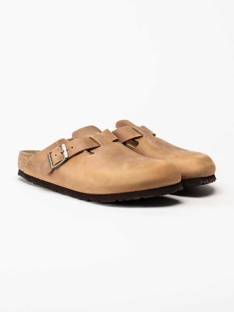 Birkenstock - Boston Narrow - Ljusbruna slip-in sandaler i oljat skinn