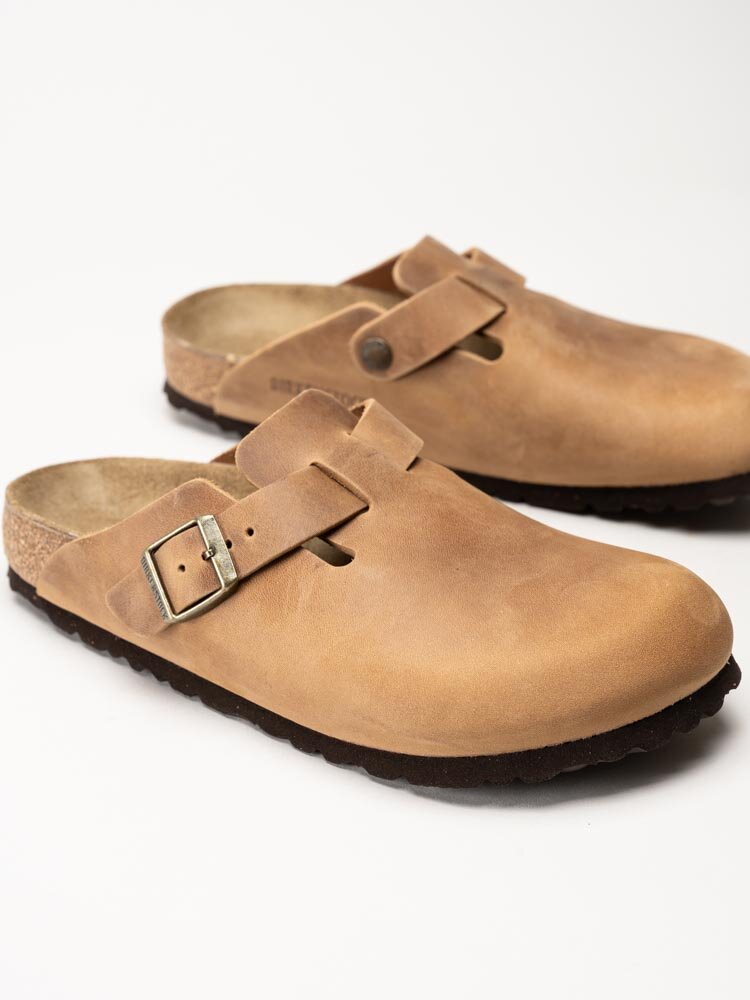 Birkenstock - Boston Narrow - Ljusbruna slip-in sandaler i oljat skinn