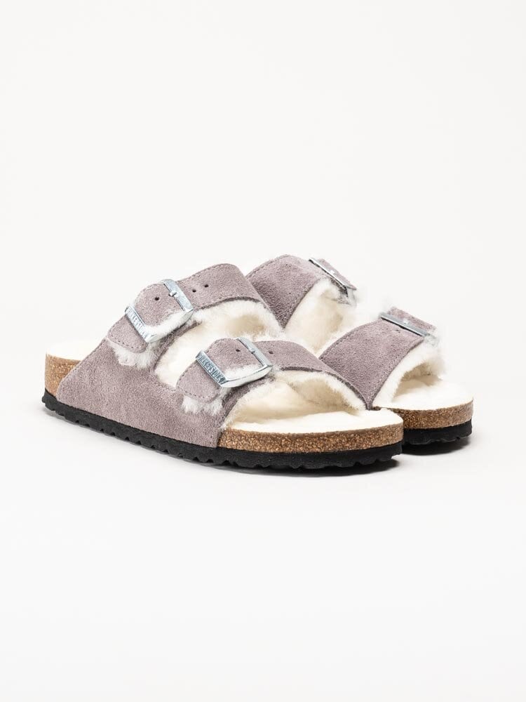 Birkenstock - Arizona Shearling - Ljuslila fårskinnsfodrade slip in sandaler