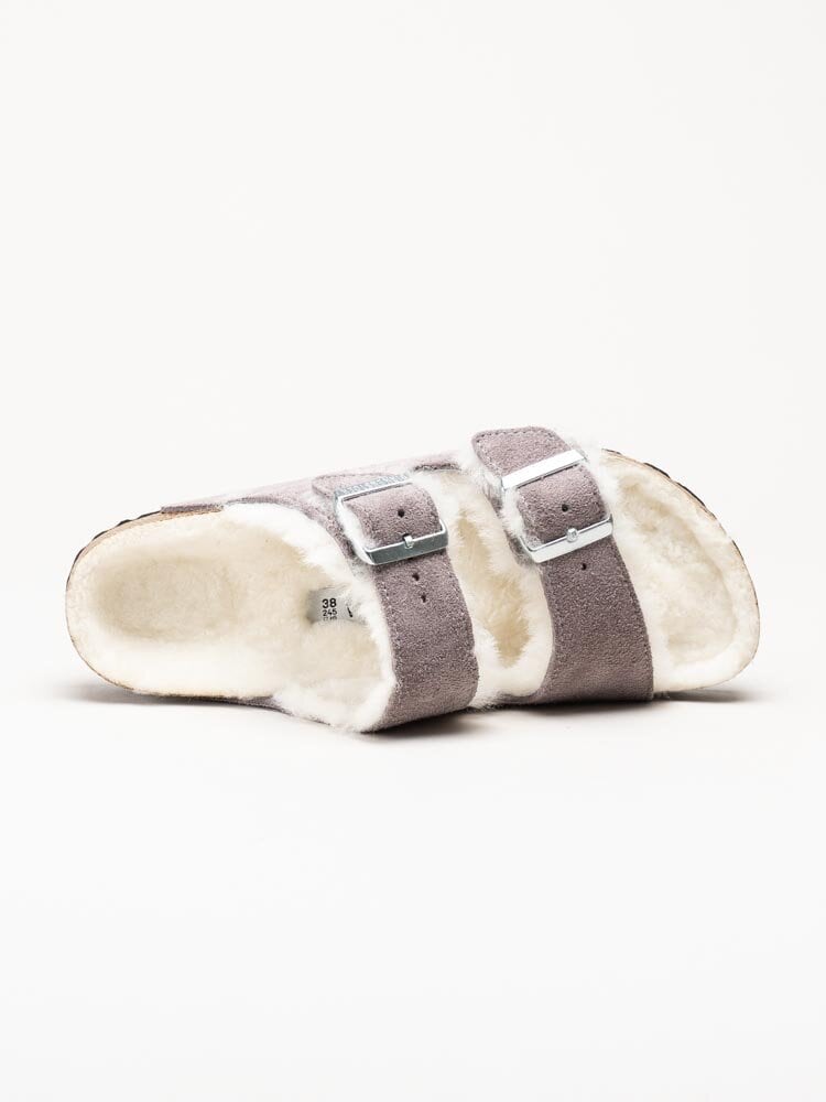 Birkenstock - Arizona Shearling - Ljuslila fårskinnsfodrade slip in sandaler