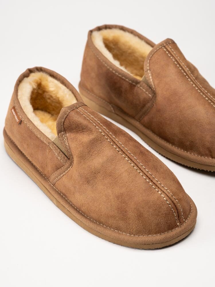 Shepherd - Bosse - Ljusbruna slip on fårskinnstofflor