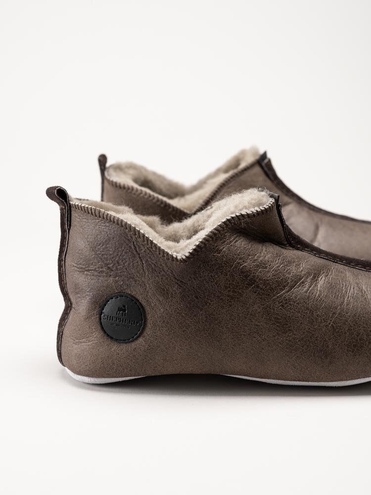 Shepherd - Henrik - Mörkbruna slip on fårskinnstofflor