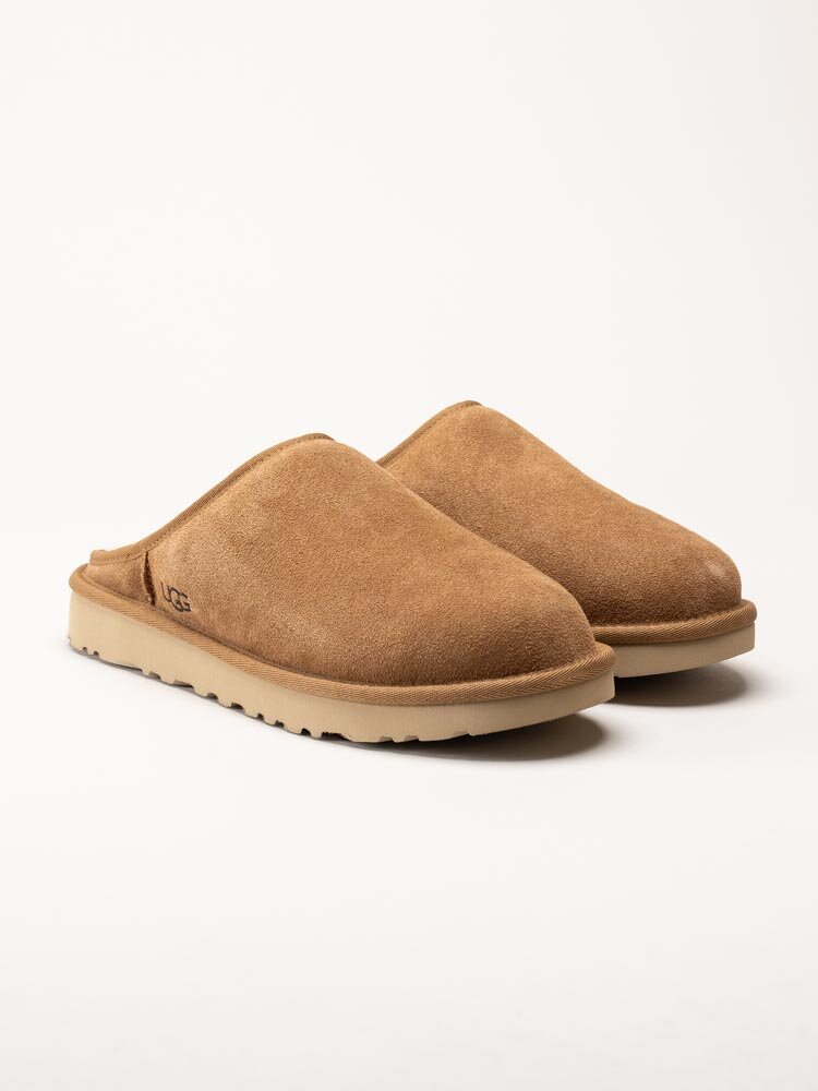 UGG - M Classic Slip-On - Ljusbruna fårskinnstofflor