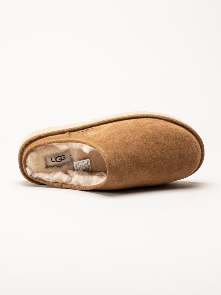 UGG - M Classic Slip-On - Ljusbruna fårskinnstofflor