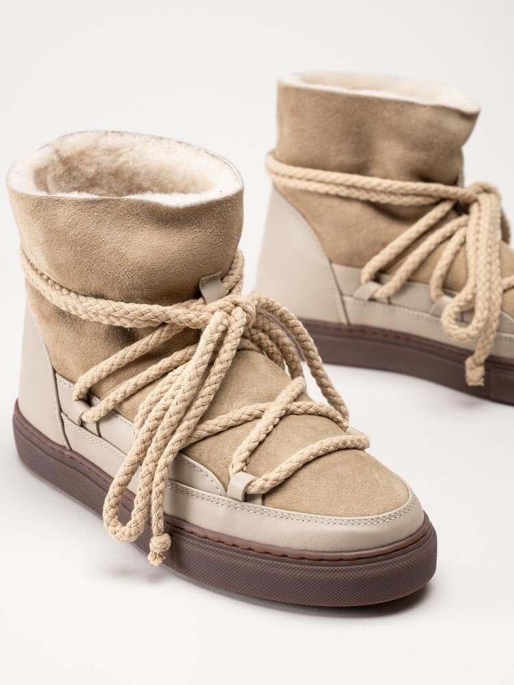 Inuikii - Classic - Beige fårskinnsfodrade boots i mocka