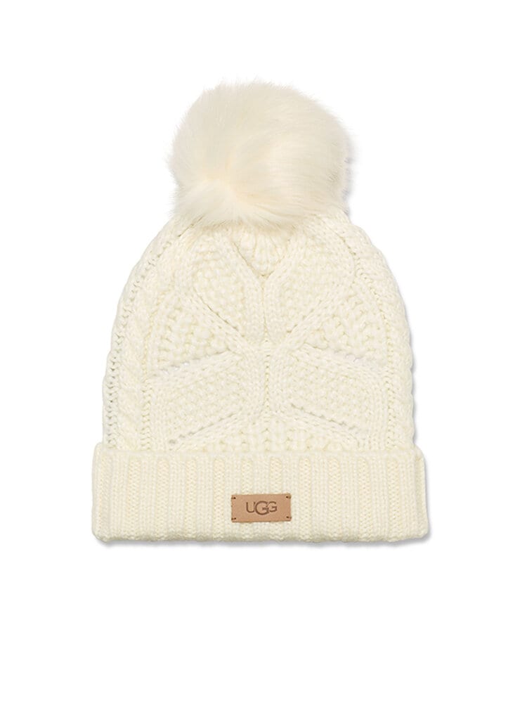 UGG - W Cable Beanie With Pom - Vit stickad mössa med tofs